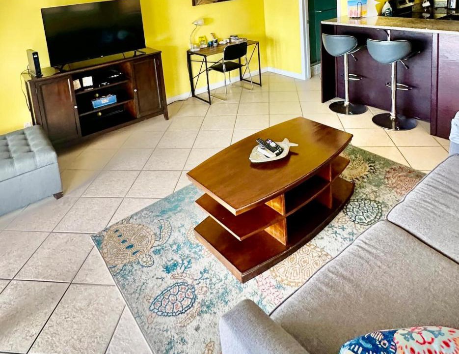 Red Hook House | Amazing View 1 Bed1 Bath Villa On Red Hook Strip
