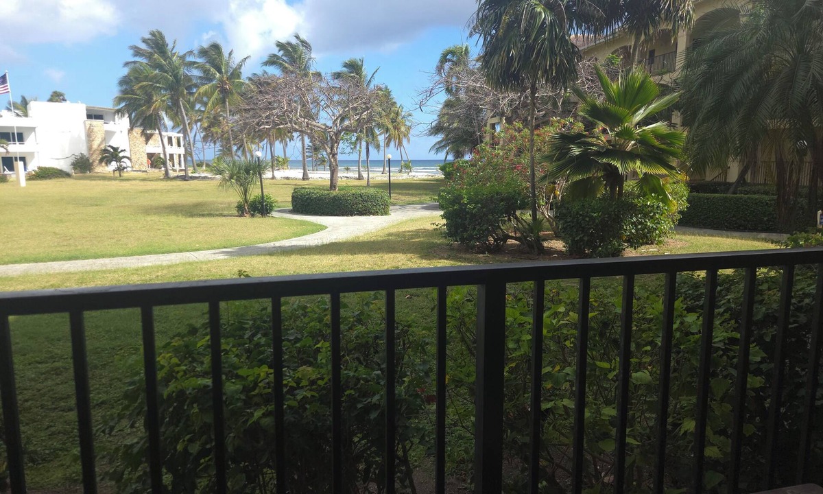 La Grande Princesse Condo | BEACH FRONT! Island Oasis-Luxury condo at Pelican Cove