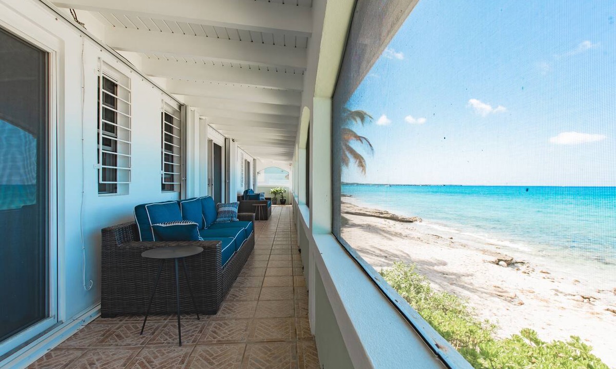 Estate Prosperity West House | Beachfront Home - Just a Few Steps to the Beach - Auto On Generator