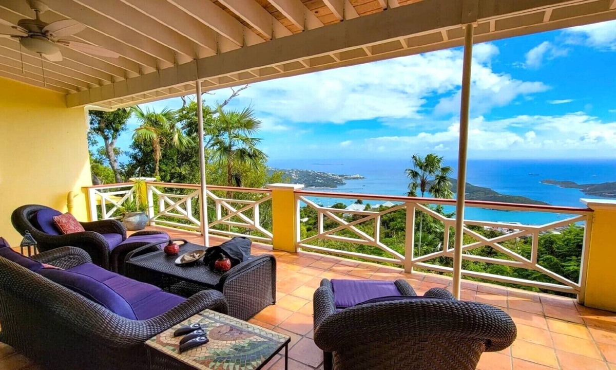 Estate Misgunst House | Breathtaking Ocean Views with Pool & Backup Power