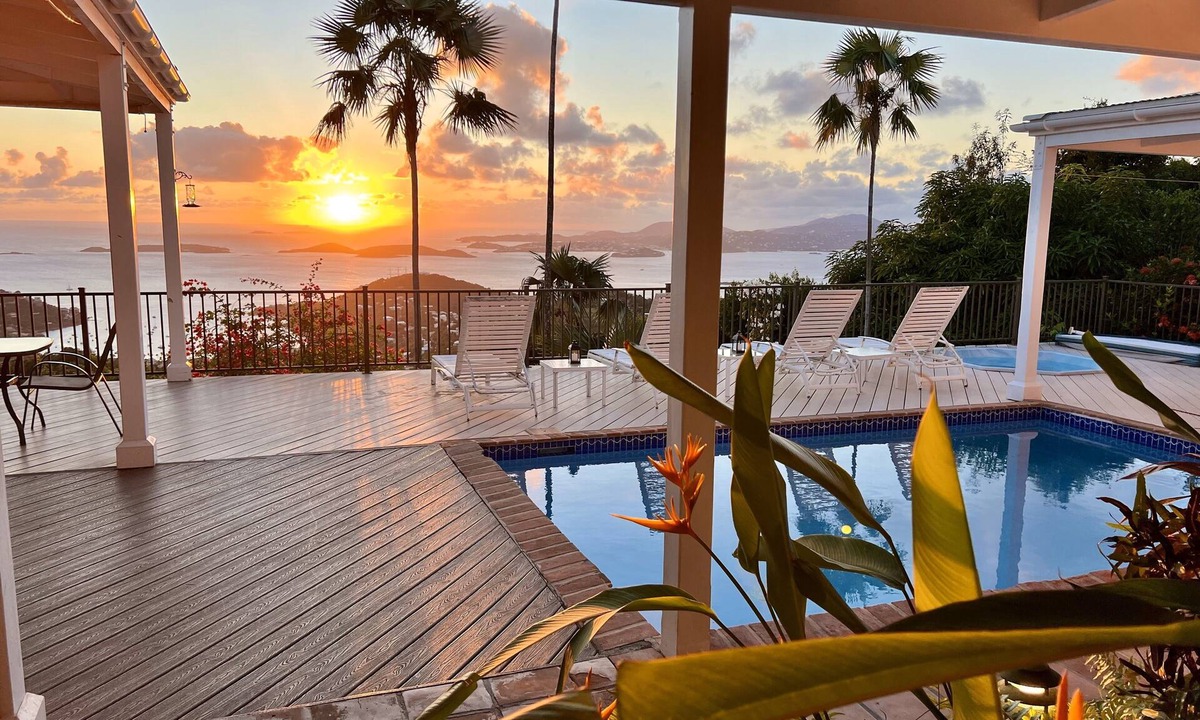 Estate Glucksberg and Grunwald Villa | Cloud Nine Sunset Villa with Pool & Spa