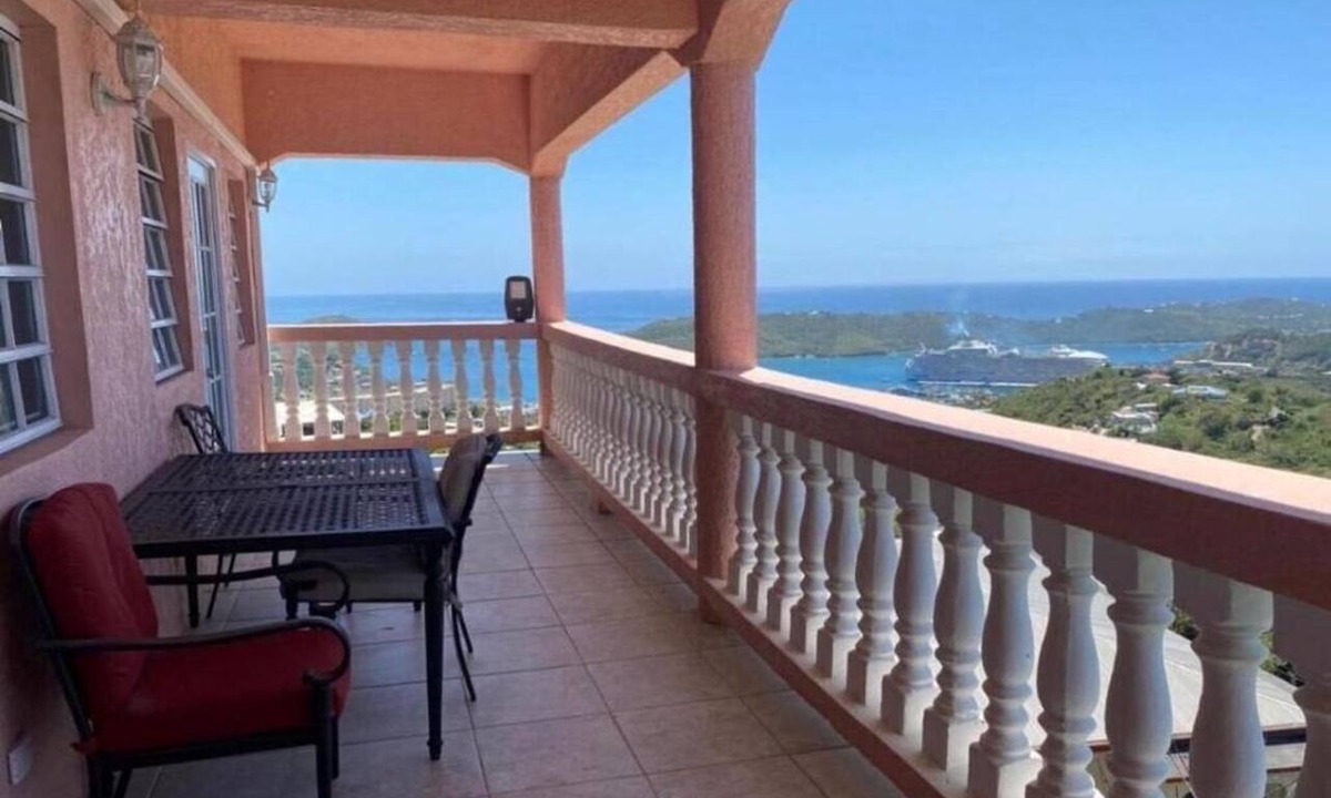 Altona Apartment | Cozy 1-bedroom apartment in beautiful Charlotte Amalie West with AC