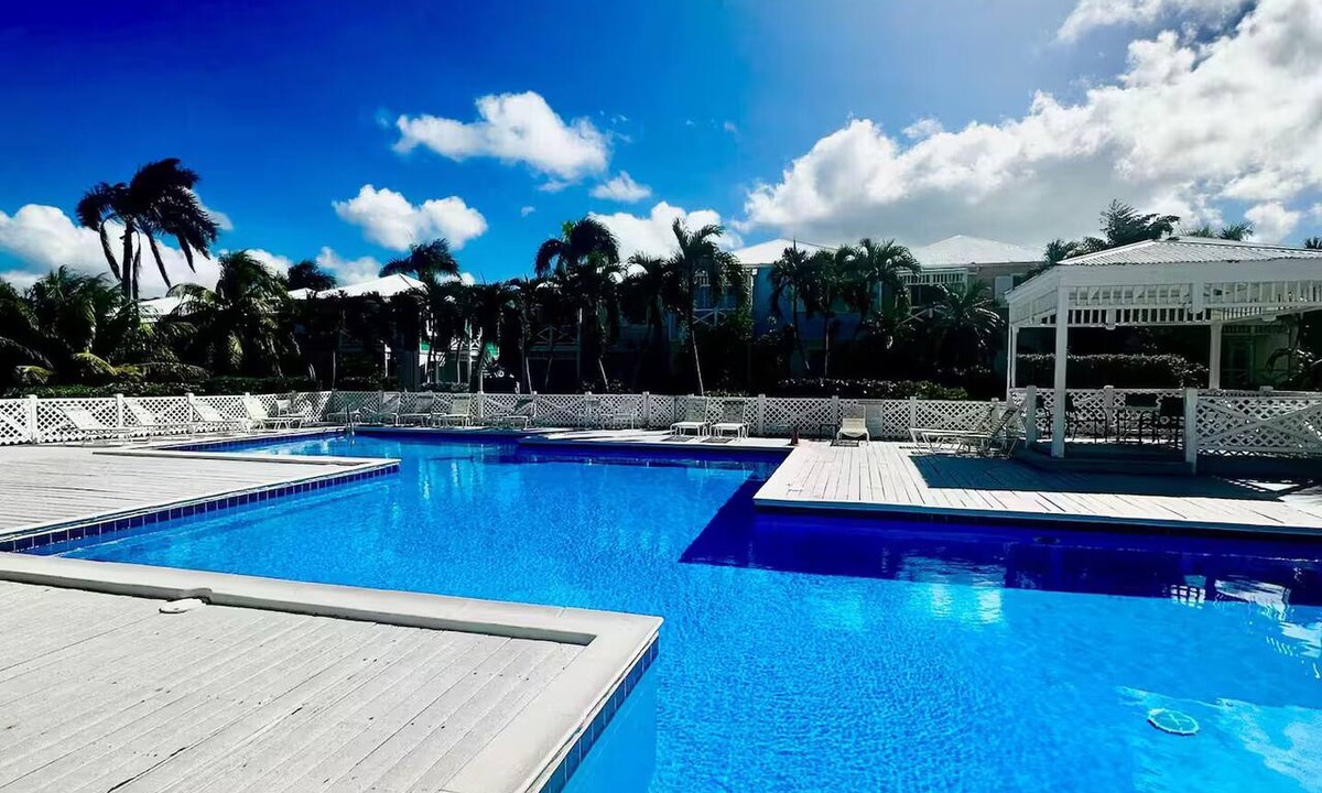 Estate Southgate Condo | Cozy Cabana: Romantic Getaway, Walk to Southgate & Cheney Bay Beaches