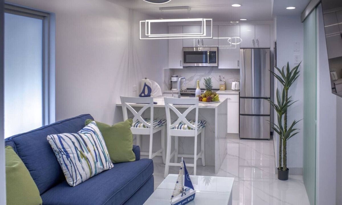 Estate Enighed Apartment | Raintree Suites - Steps to the Beach