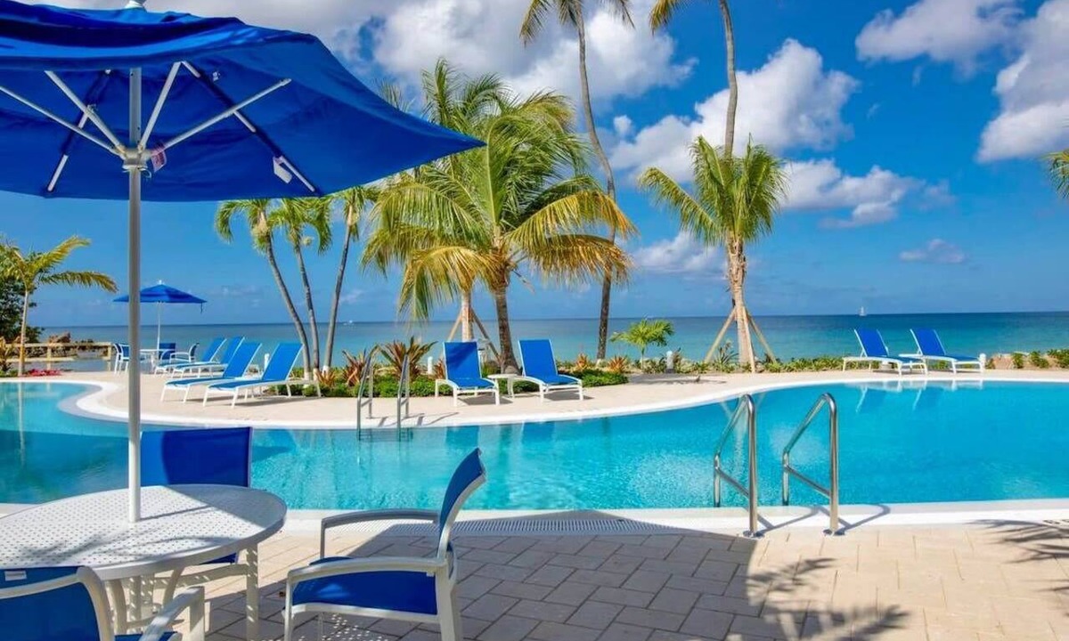 Estate Frenchman Bay House | Tropical Paradise: 1BR Suite @ Limetree Resort