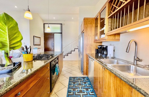 Estate Lovenlund Condo | 2 Bed Ocean Views, Gated Community & Backup Power