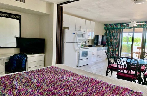 Red Hook Resort | 5⭐️ Luxury Modern Suite on the Sand Washer-Dryer@ Sapphire Beach Resort