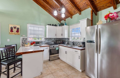 Anna's Retreat Apartment | Annas Retreat Studio Near Harbor & Beaches