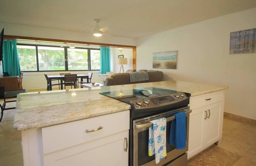 Orange Grove Condo | Beach-Access Condo | Pool, King & Two Queens