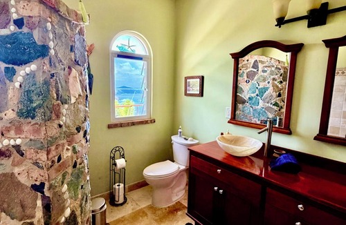 Estate Freemans Ground Villa | COUPLES RETREAT, PANORAMIC OCEAN VIEWS, FREE KAYAKS & PADDLE BOARDS