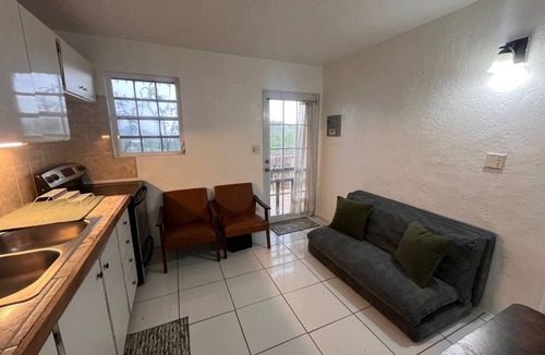 Contant Farms Apartment | Cozy 1-bedroom apartment close to Cruz Bay with AC