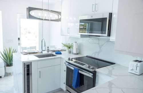 Estate Enighed House | Dolphin Suites Unit 8