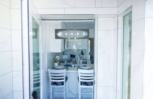 Estate Enighed House | Dolphin Suites Unit 8