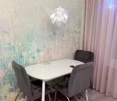 Estate Kings Quarter Apartment | Furnished apartment on the first floor