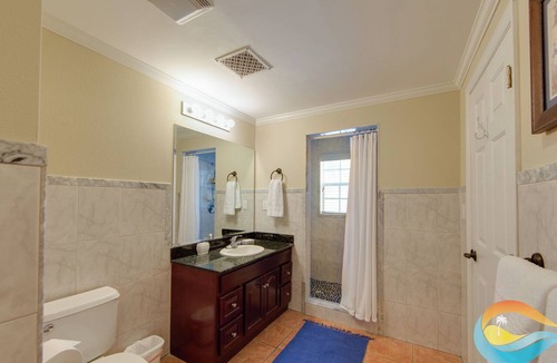 Estate Enighed Condo | Grande Bay Waterfront Condo