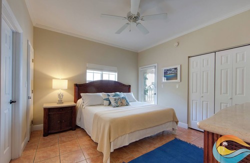 Estate Enighed Condo | Grande Bay Waterfront Condo
