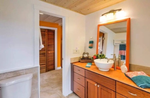 Upper Carolina Apartment | Ocean View Studio w/A/C, Pool, Hot Tub & Sunset Views & Backup Generator