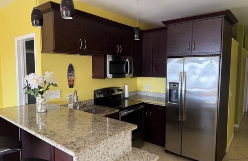 Red Hook Condo | Red Hook Retreat with Stunning Ocean Views