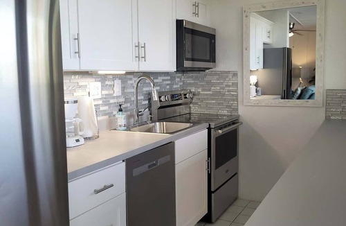 Estate Bolongo Condo | REMODELED 2026! Prime OCEANFRONT POOLSIDE 2BR/2BA Condo-BEST location+Generator