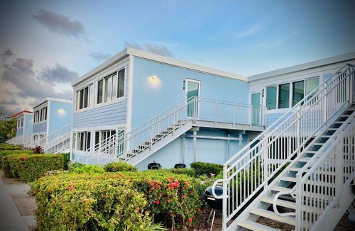 Red Hook House | Sandy Feet Retreat