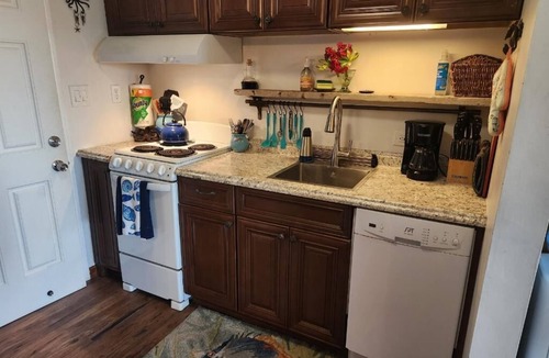 Frydendal Apartment | Sapphire House - GENERATOR ! We are just a short Walk to Sapphire Beach