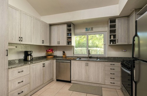 Estate Pastory Cottage | Seabreeze Villa with private pool and sunset view