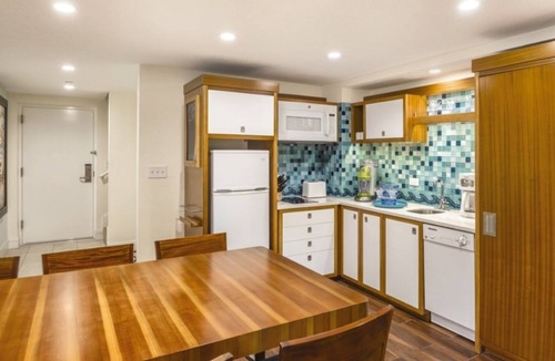 Frydendal Condo | St. Thomas | Beach & Pool Access | Island Relaxation Stay