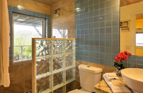 Upper Carolina House | STJ Studio with Pool, Hot Tub & Stargazing/Bird watching Deck& Backup Generator