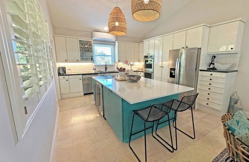 Estate Peterborg Villa | Villa Pallina w Magens Bay Views + Backup Power
