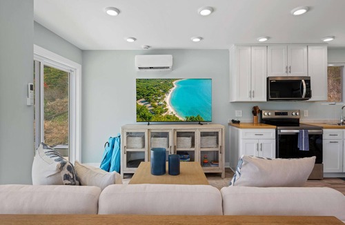 Estate Frenchman Bay House | Walk to Beach + Dining | Private Pickleball Court