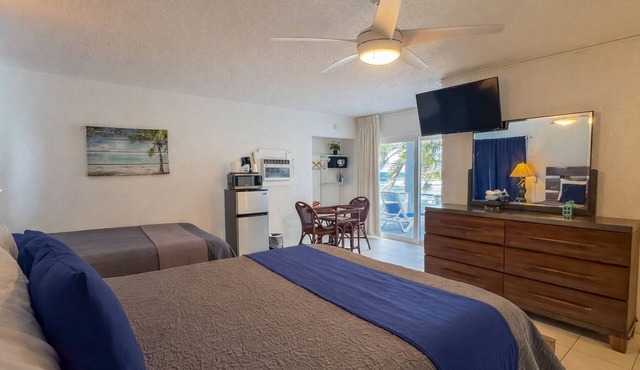 Deluxe Double Queen Room - Ocean Front