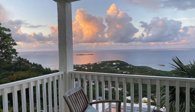 Lovely, Pet-friendly 2BR with Gorgeous Ocean Views & 3 Beaches Nearby