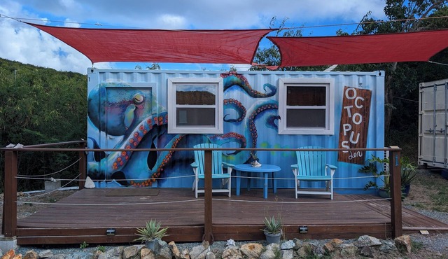 Octopus Den Glamping Site with AC