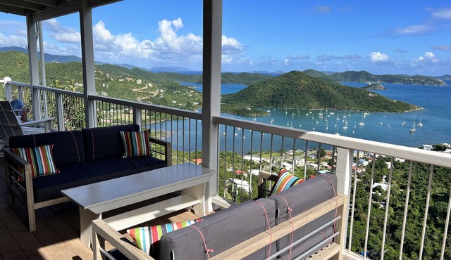 Spectacular views.refreshing trade winds, private pool. Island Dreams indeed!