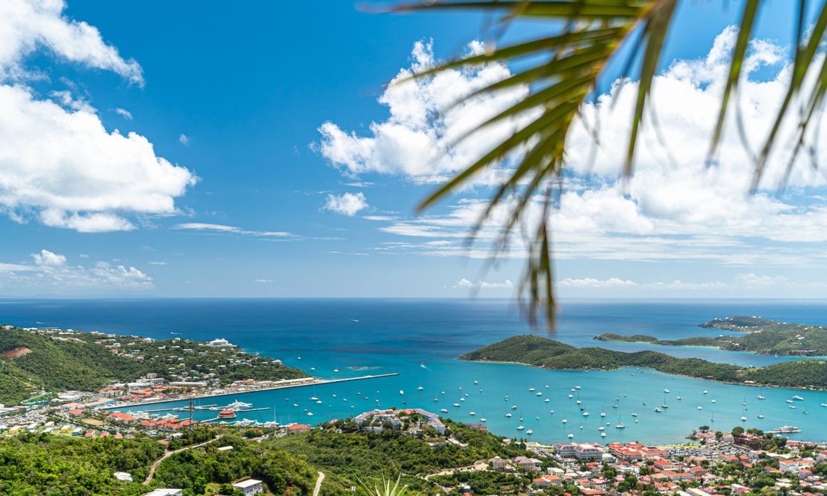 Rosendal Villa | 4BR - centrally located & mins. from Magen`s Bay!