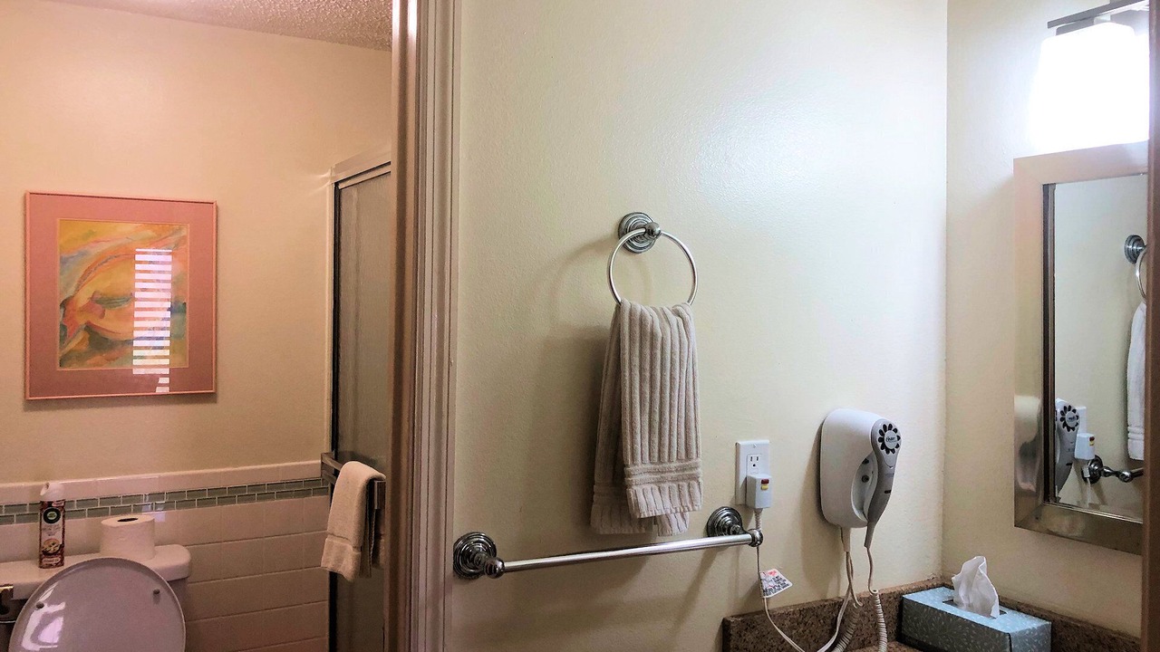 Photo of Bathroom in Estate Golden Rock