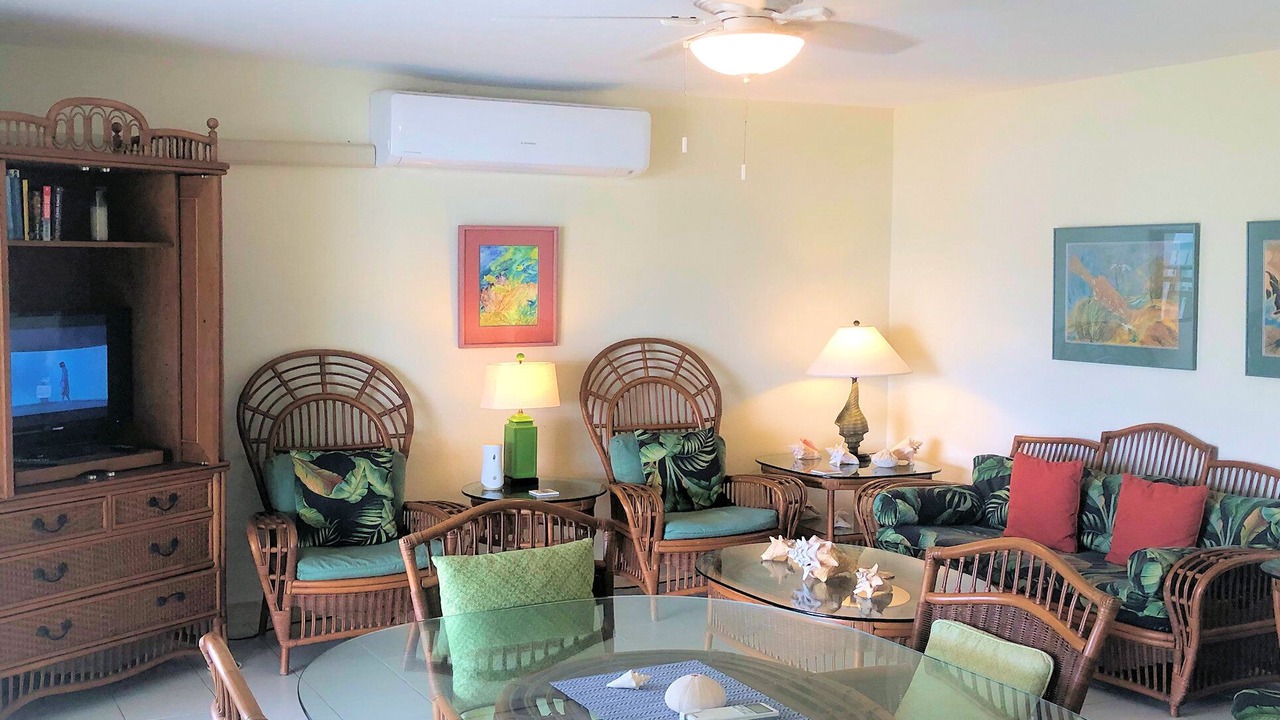 Photo of Livingroom in Estate Golden Rock