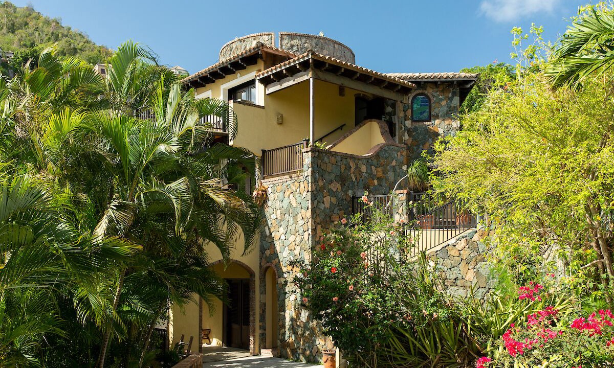 Photo of Outdoor in Estate Peter Bay