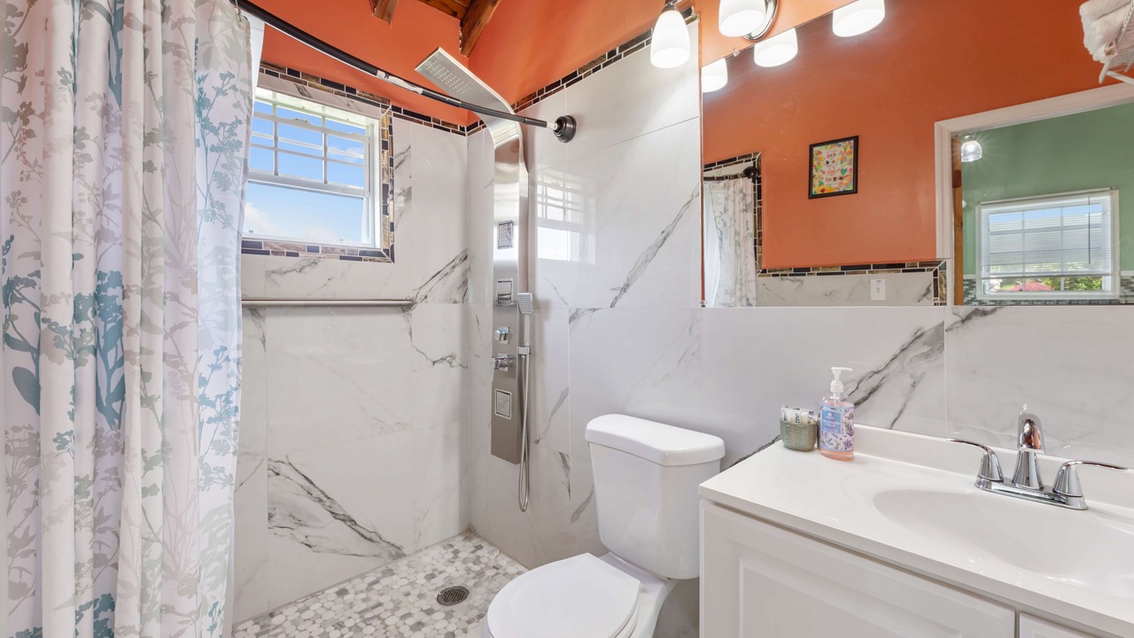 Photo of Bathroom in Anna's Retreat