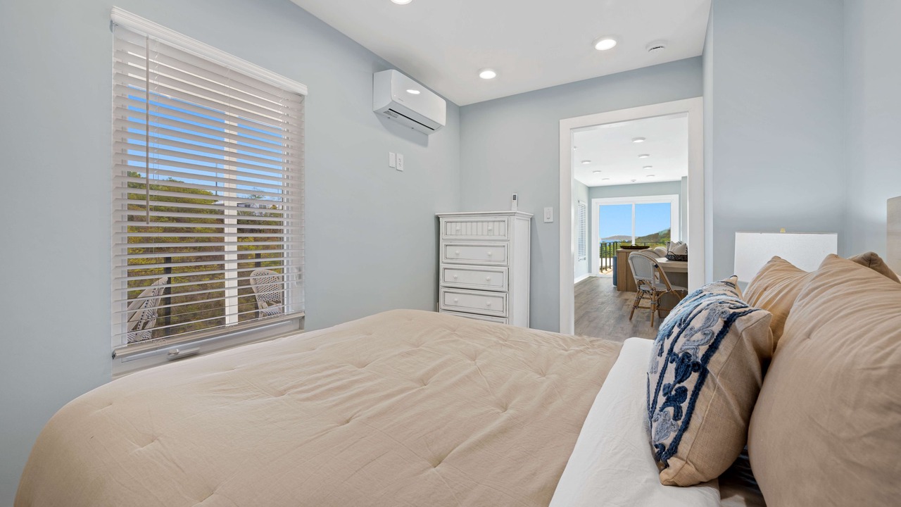 Photo of Bedroom in Estate Frenchman Bay