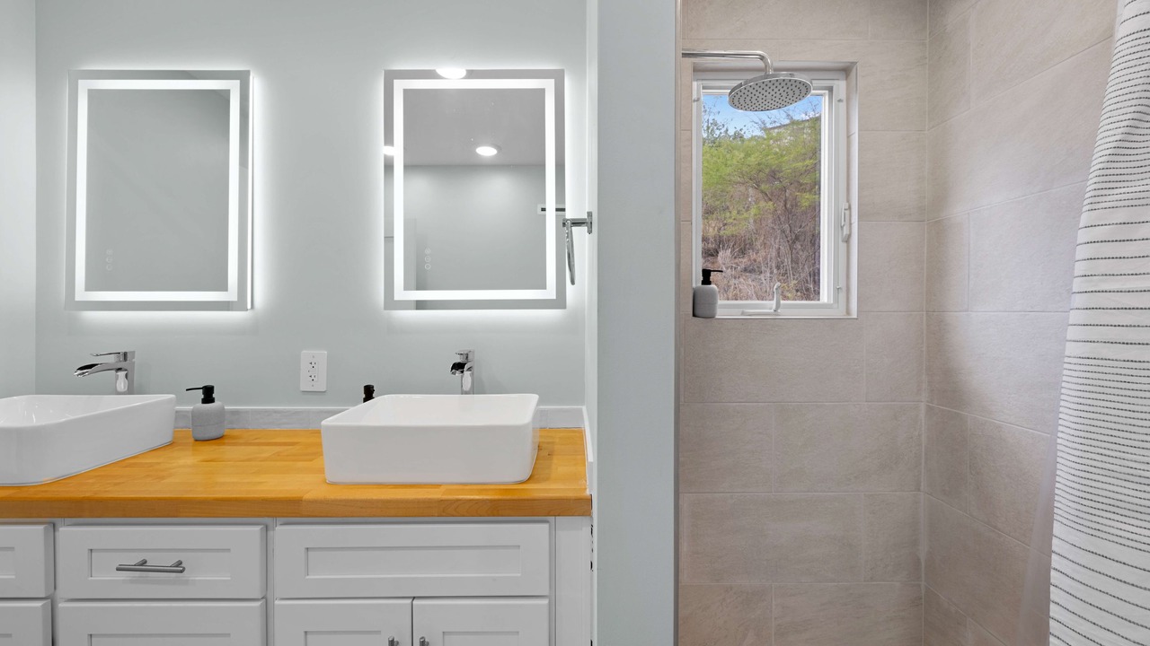 Photo of Bathroom in Estate Frenchman Bay