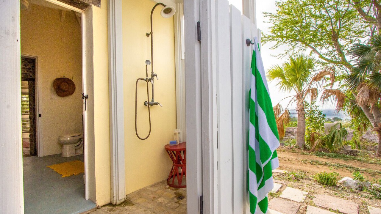 Photo of Bathroom in Estate East Street