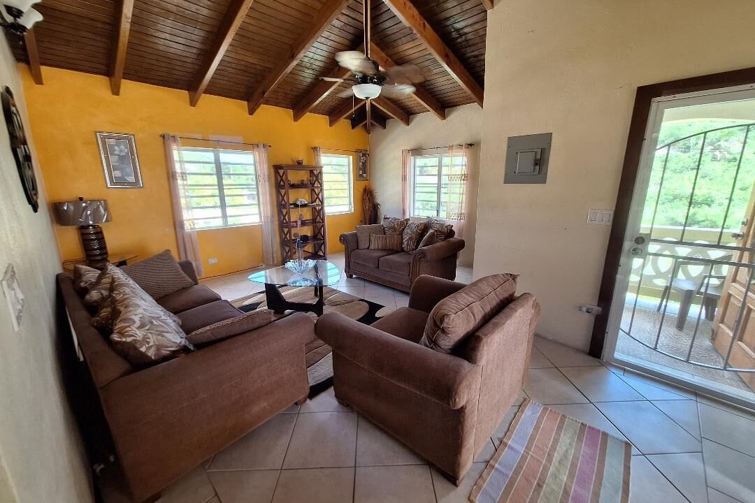 Photo of Livingroom in Estate Sion Hill