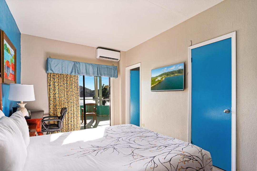 Photo of Others in Charlotte Amalie West