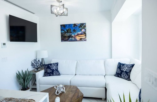Estate Enighed Condo | Dolphin Suites