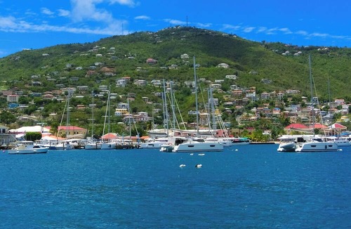 Frenchtown Boat Rental | Sun-Kissed Sailing: A Caribbean Beach Experience from Islas Vírgenes de Estados Unidos, Santo Tomás