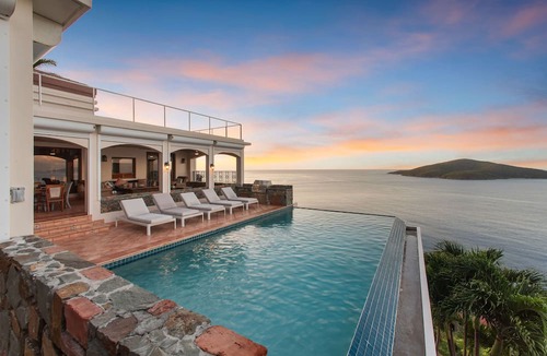 Estate Lovenlund House | One-level main floor - Central Local - Magens Bay
