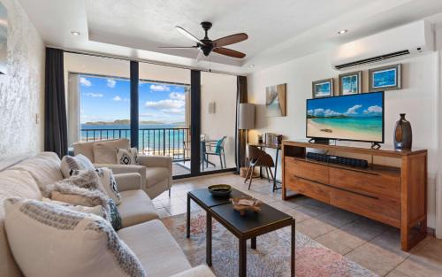 Red Hook Apartment | Sapphire Beach Escape - Walk to Beach - HGTV