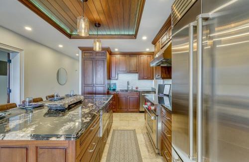 Nazareth House | Top-Floor Elysian Penthouse w/Rooftop Sun Deck!