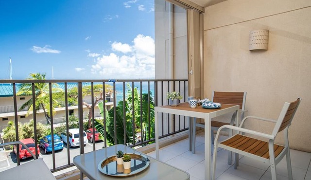 Serene Beach Condo- One Bedroom w/Balcony in Smith Bay